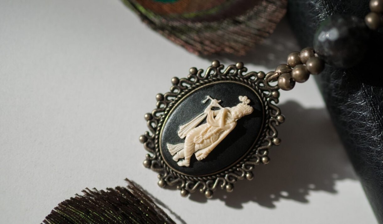 krishna pendant kyr8hlh